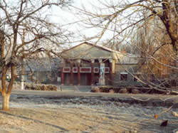 Вид на хуторской клуб в декабре 2003